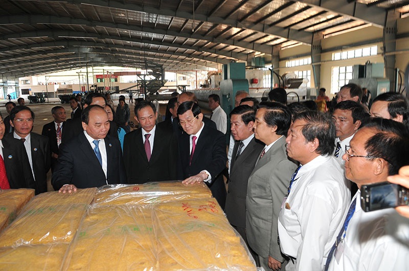 Thủ tướng Nguyễn Xuân Phúc thăm, làm việc với Công ty TNHH Cs Việt - Lào